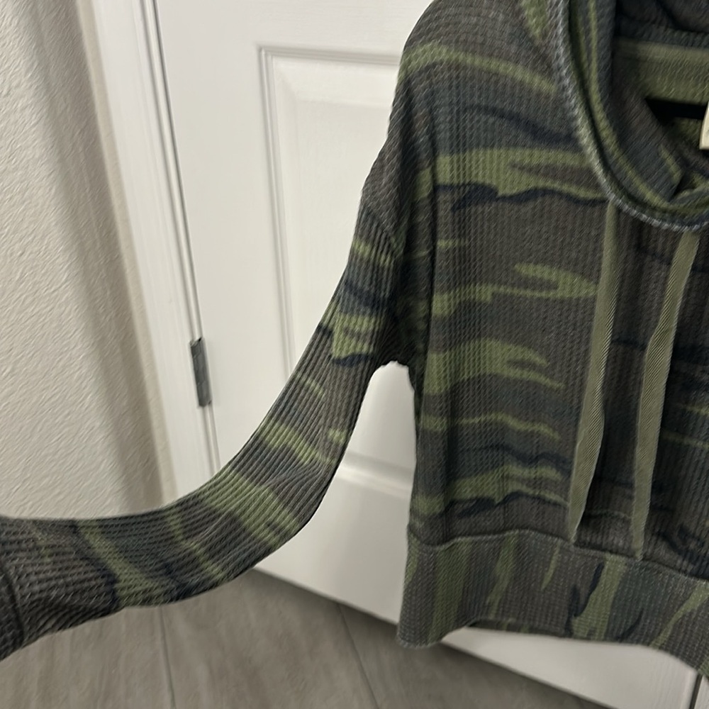 Altarid State mock neck camo shirt size medium - Picture 5 of 10